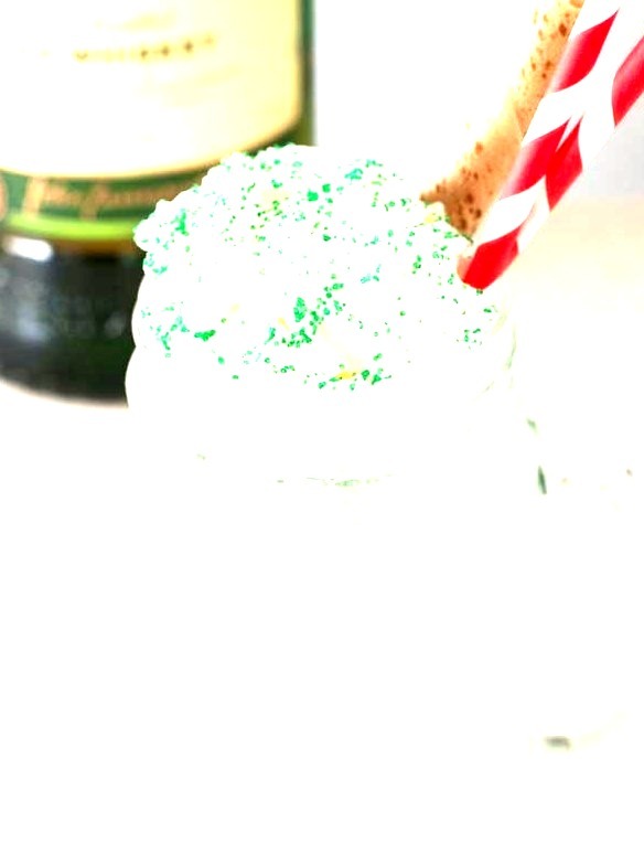 Boozy Green Shamrock Shake Really nice recipes. Every hour.Show me what you cooked!